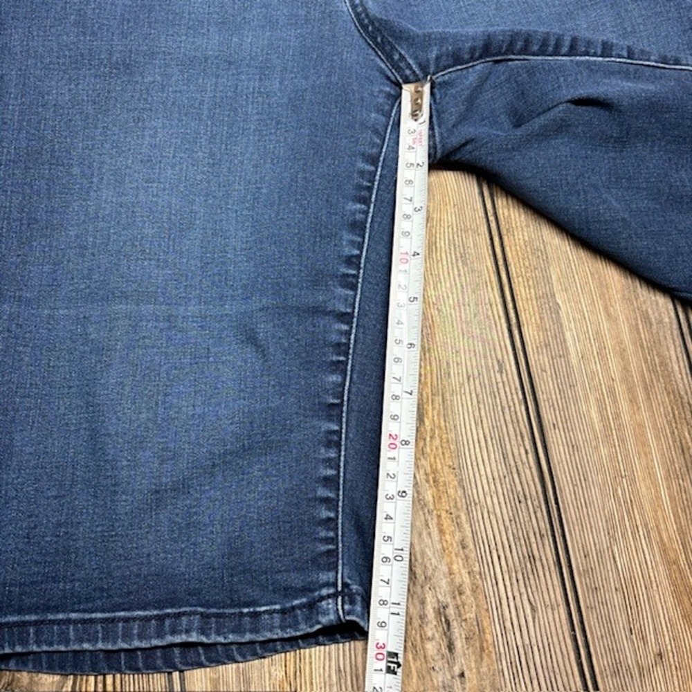 Croft & Barrow Premium Denim Bermuda Shorts Womens 12 Blue Stretch Dark Wash - Picture 6 of 8